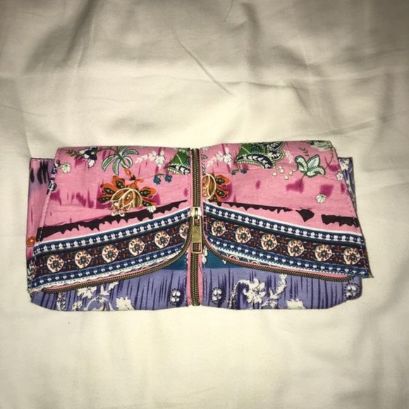 Taylor Swift Handbags - Cosmetic Bag Taylor Swift Handbags - Cosmetic Bag